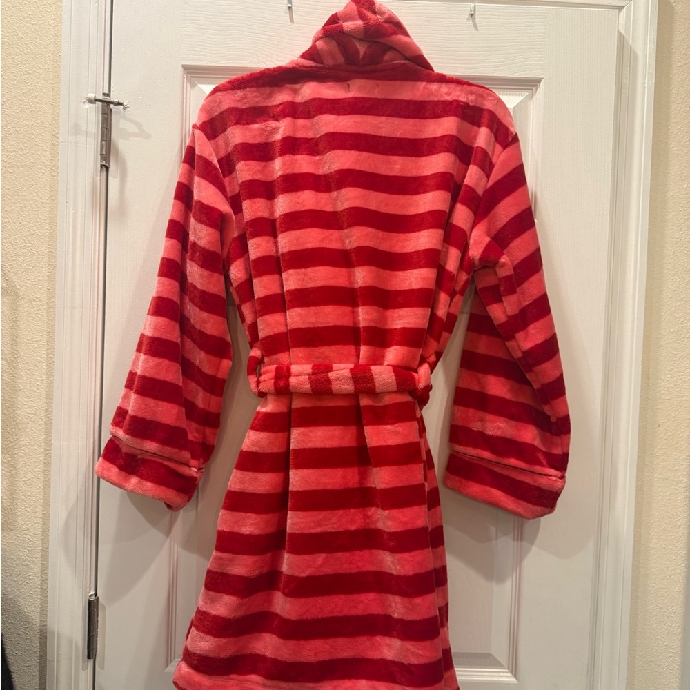 kate spade Red and Pink Striped Plush Robe - Picture 4 of 7